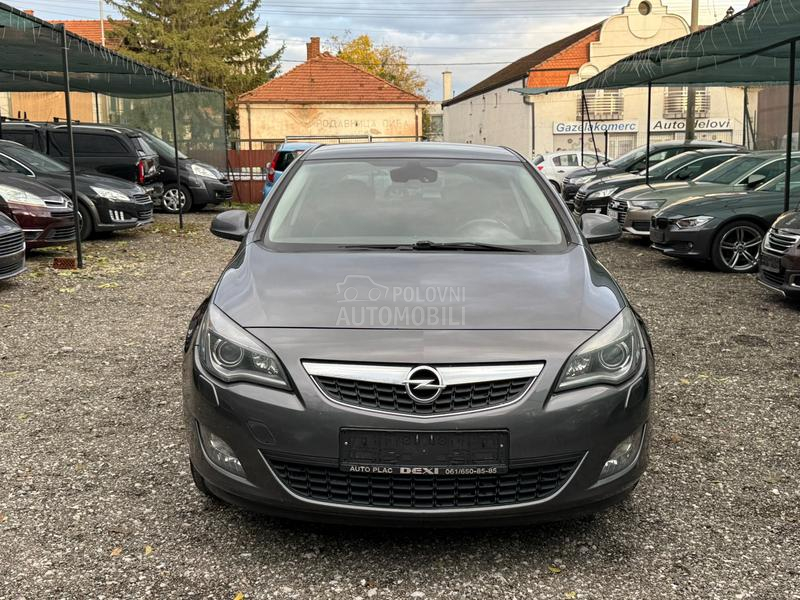 Opel Astra J 1.7 CDTI COSMO