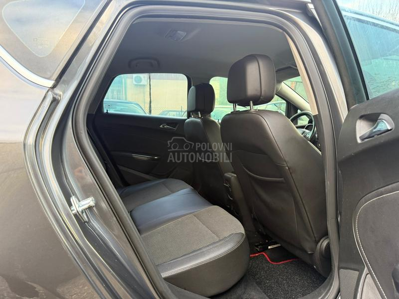 Opel Astra J 1.7 CDTI COSMO