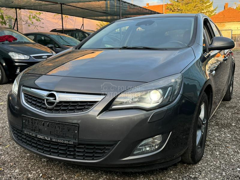 Opel Astra J 1.7 CDTI COSMO