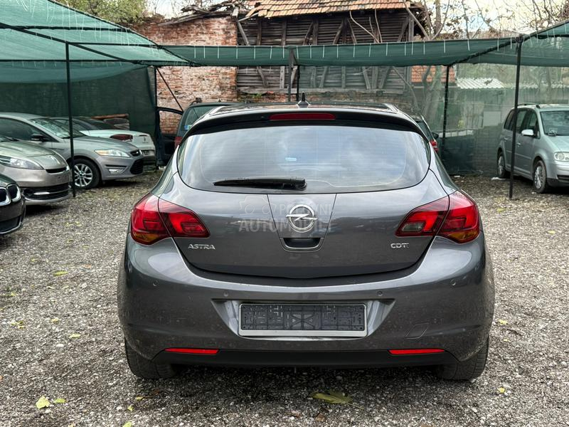 Opel Astra J 1.7 CDTI COSMO