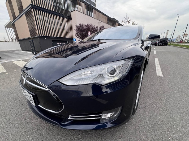 Tesla Model S S 85D Dual Motor
