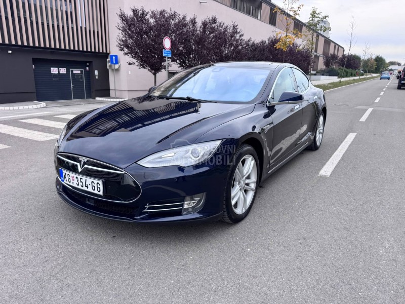 Tesla Model S S 85D Dual Motor