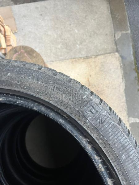 Vredestein 245/40 R18 Zimska