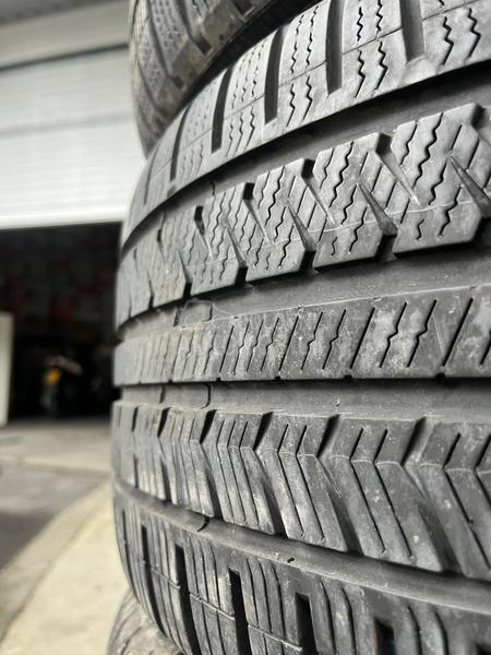 Vredestein 245/40 R18 Zimska