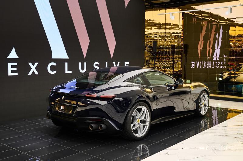 Ferrari Roma Blu Pozzi