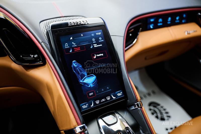 Ferrari Roma Blu Pozzi