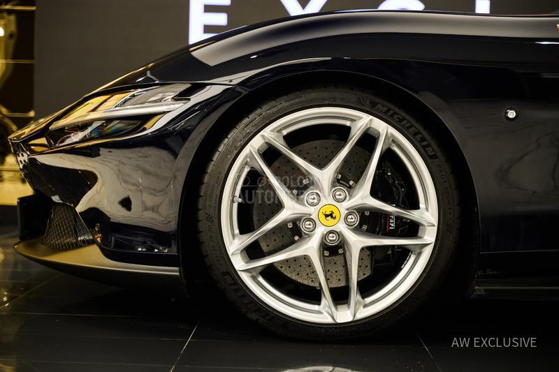 Ferrari Roma Blu Pozzi