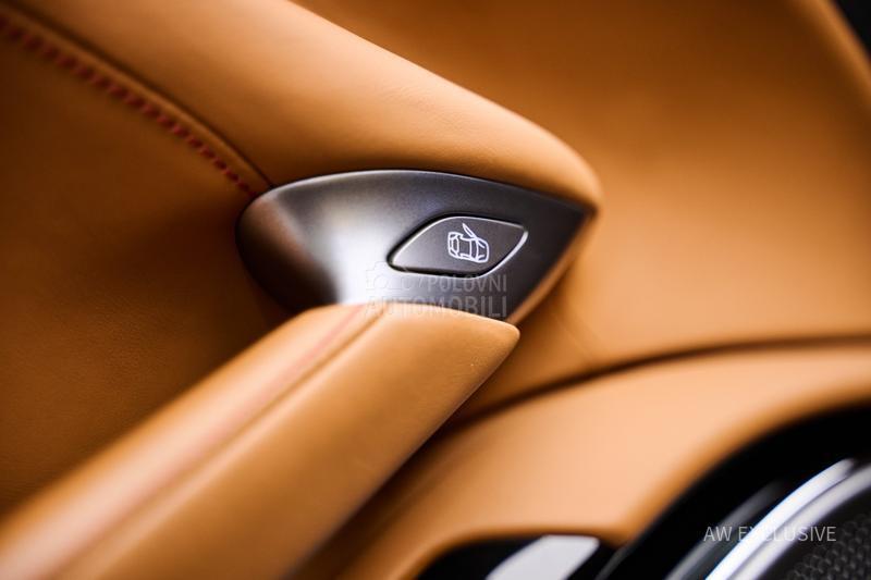 Ferrari Roma Blu Pozzi