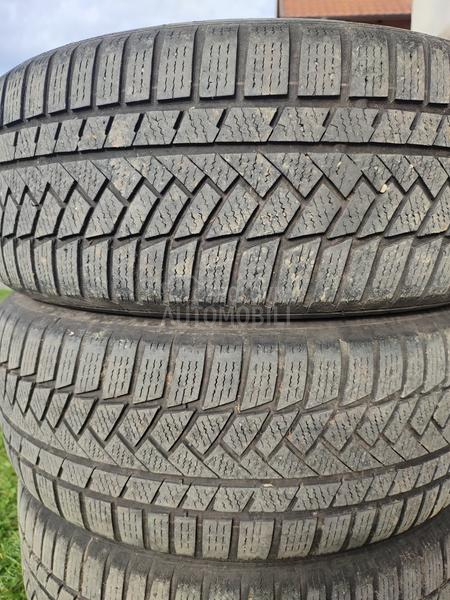 Continental 215/55 R17 Zimska