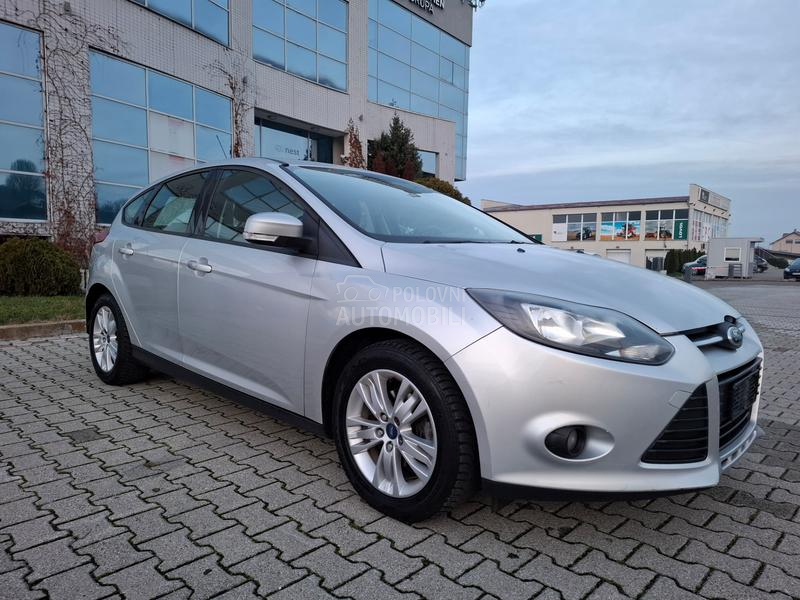 Ford Focus 1.6 77