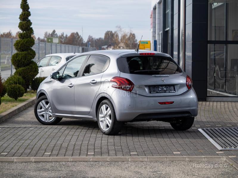 Peugeot 208 1.2PureTech Led