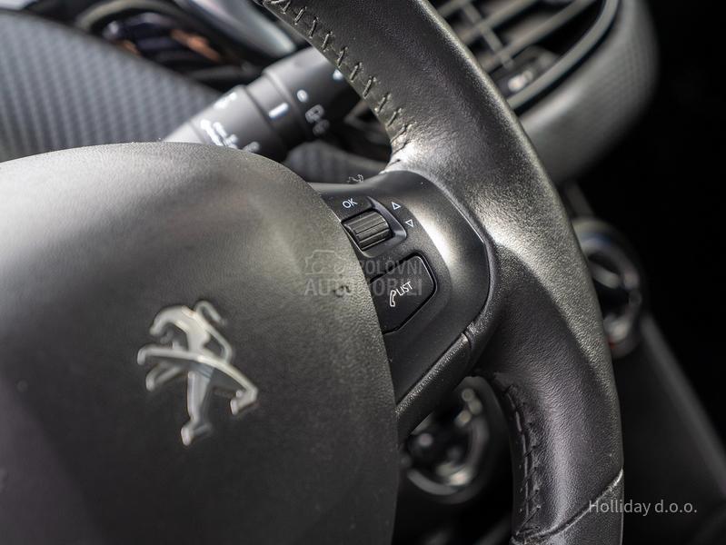 Peugeot 208 1.2PureTech Led