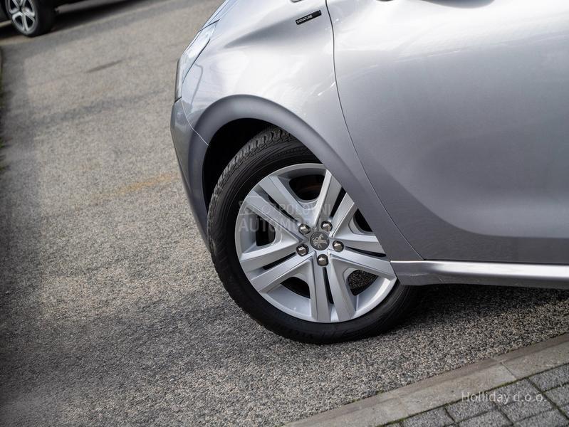 Peugeot 208 1.2PureTech Led