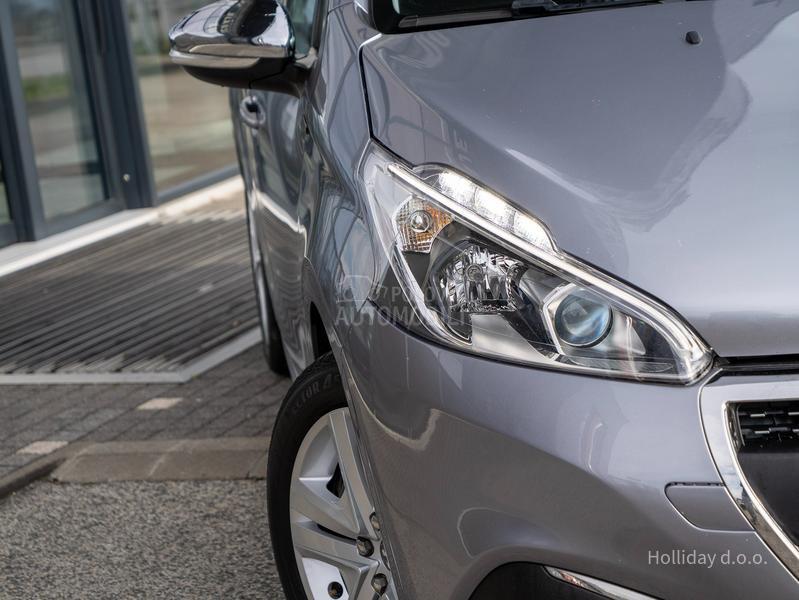 Peugeot 208 1.2PureTech Led