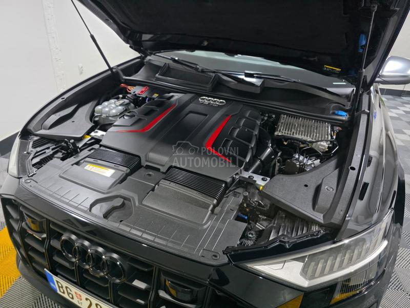 Audi SQ8 