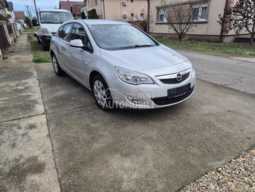 Opel Astra J 