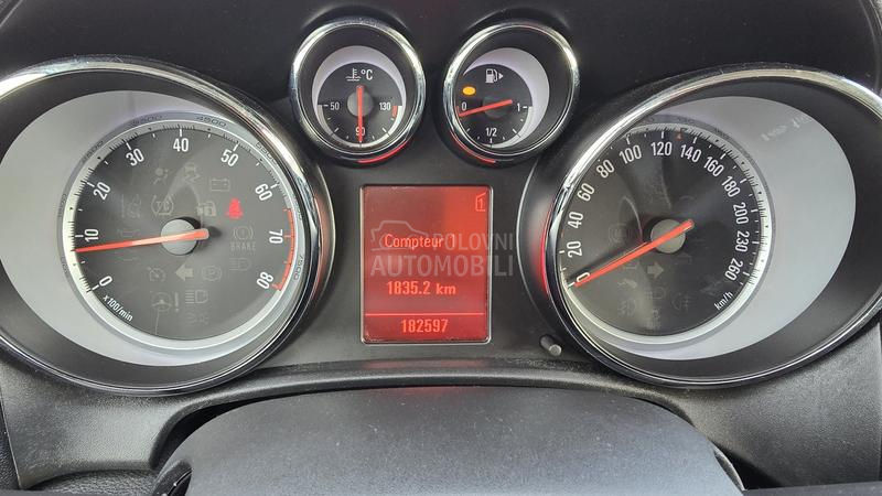 Opel Astra J 1.6T COSMO