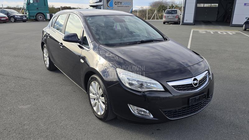 Opel Astra J 1.6T COSMO
