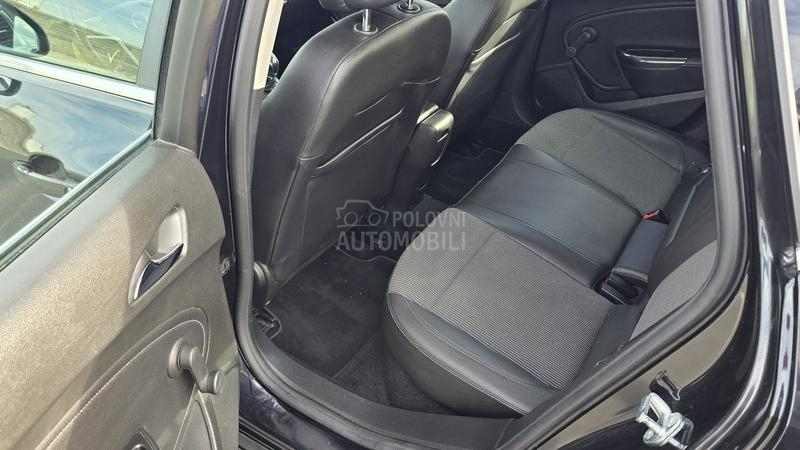 Opel Astra J 1.6T COSMO