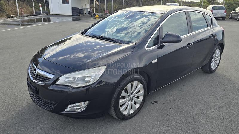 Opel Astra J 1.6T COSMO