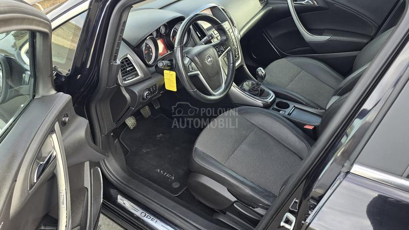 Opel Astra J 1.6T COSMO