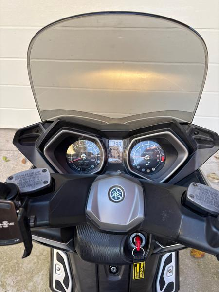Yamaha X MAX 400
