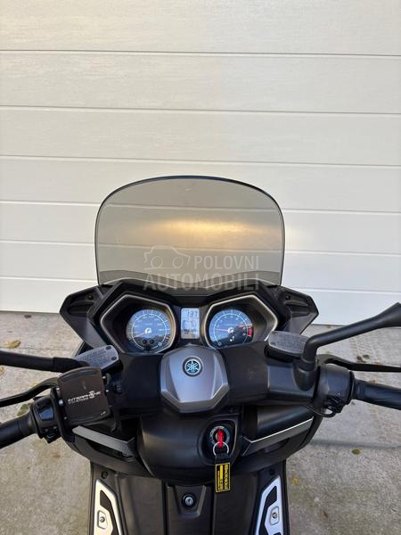 Yamaha X MAX 400