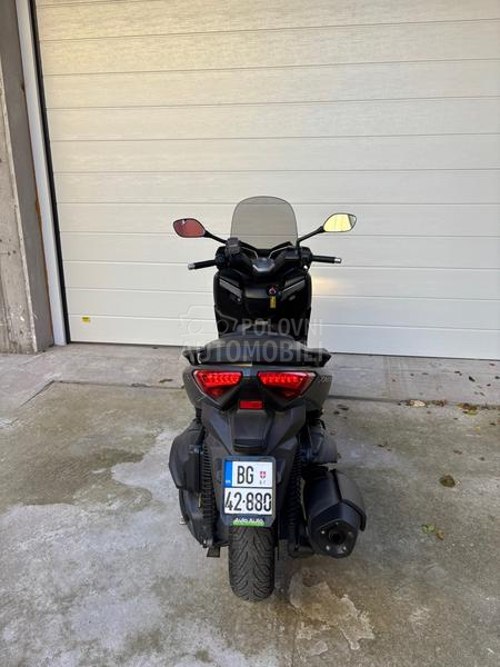 Yamaha X MAX 400