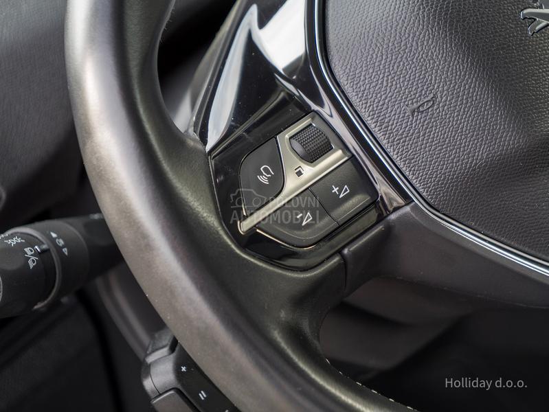 Peugeot 3008 1.5Blue HDI Allure