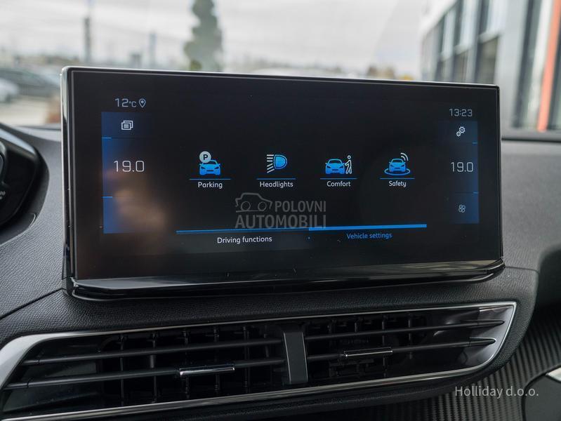 Peugeot 3008 1.5Blue HDI Allure