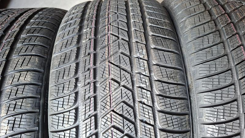 Pirelli 295/45 R20 Zimska