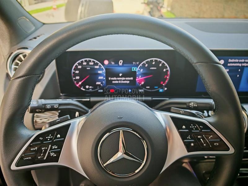 Mercedes Benz GLA 180 Progressive 7g-DCT