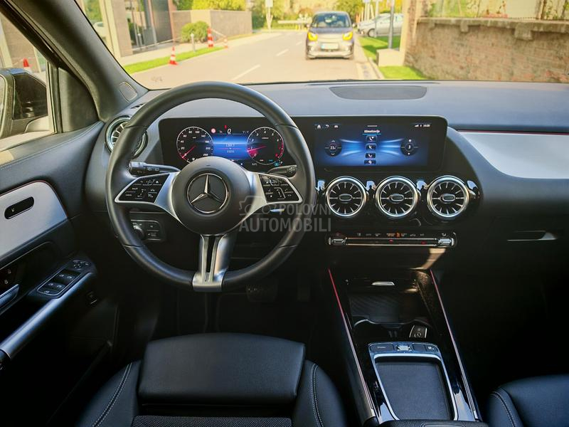 Mercedes Benz GLA 180 Progressive 7g-DCT
