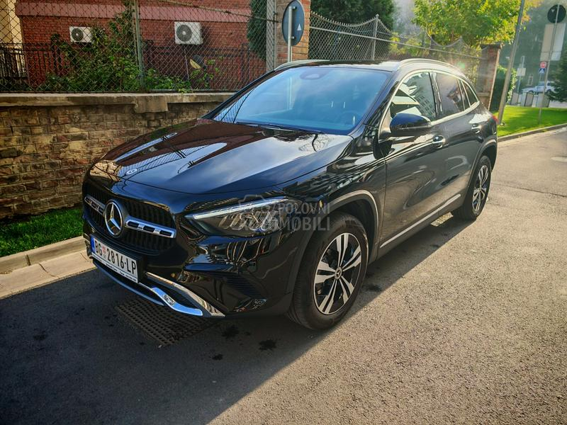 Mercedes Benz GLA 180 Progressive 7g-DCT