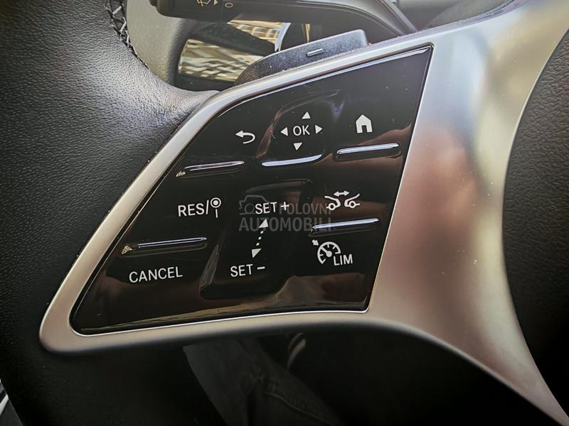 Mercedes Benz GLA 180 Progressive 7g-DCT