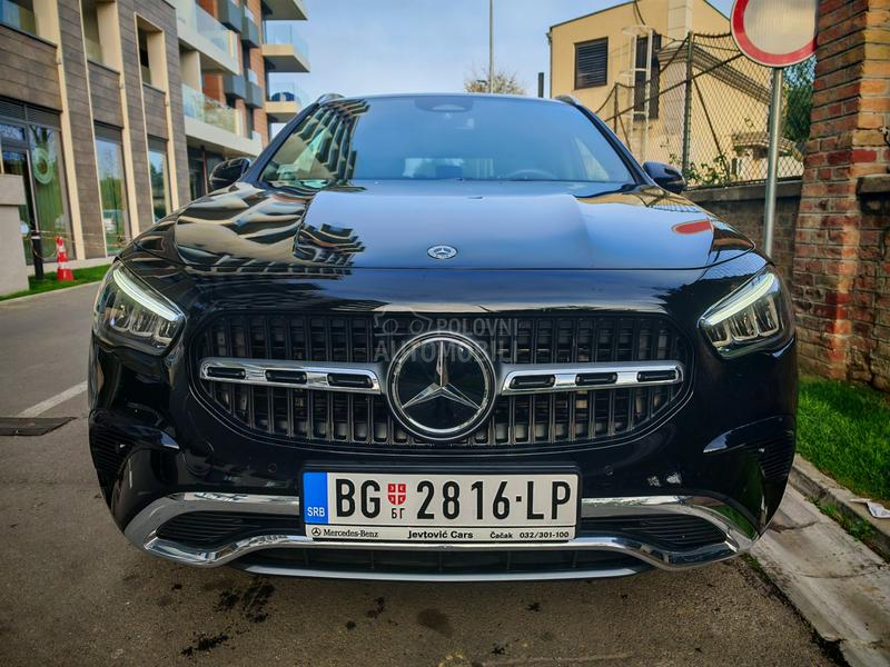 Mercedes Benz GLA 180 Progressive 7g-DCT