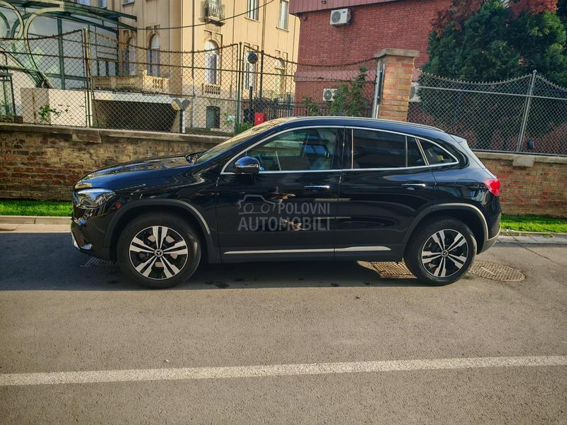 Mercedes Benz GLA 180 Progressive 7g-DCT