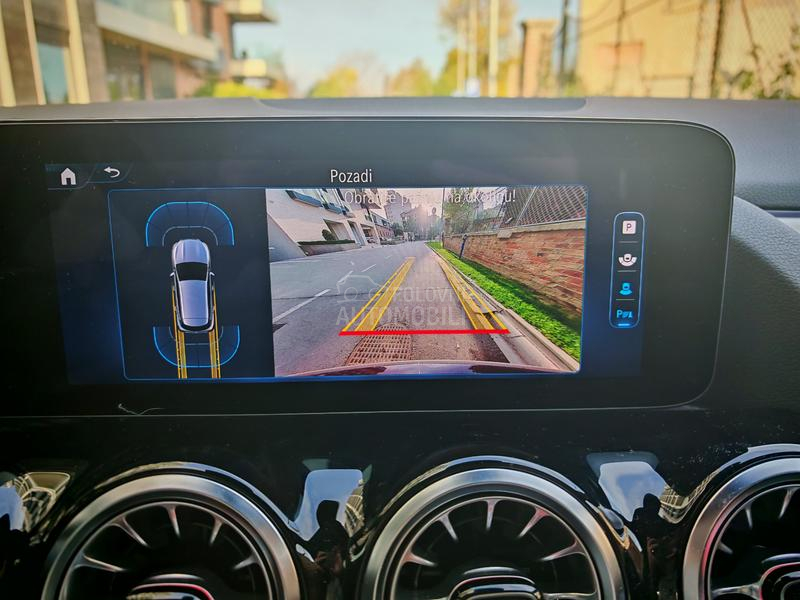 Mercedes Benz GLA 180 Progressive 7g-DCT