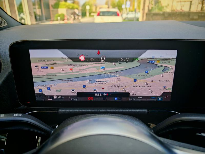 Mercedes Benz GLA 180 Progressive 7g-DCT