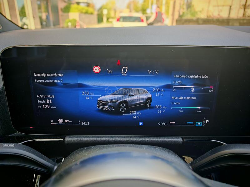 Mercedes Benz GLA 180 Progressive 7g-DCT