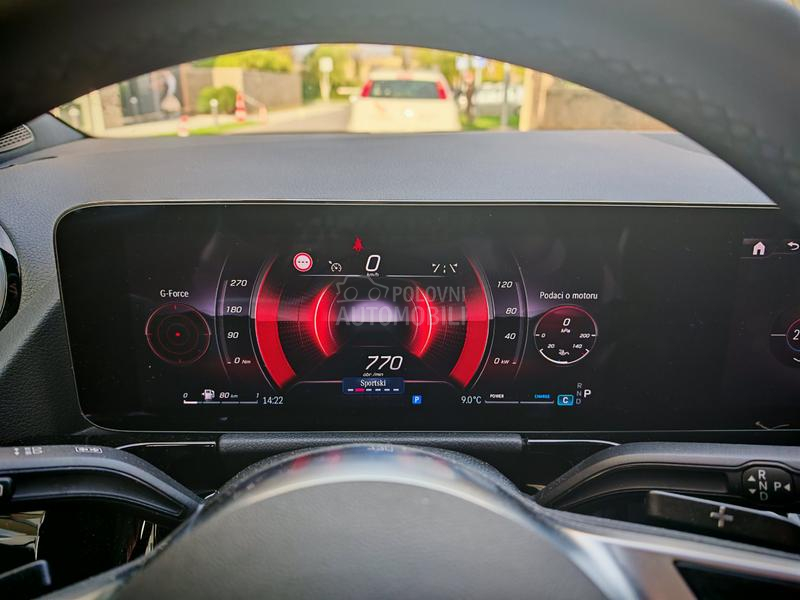 Mercedes Benz GLA 180 Progressive 7g-DCT