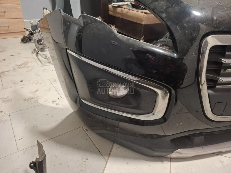 Prednji branik restajling