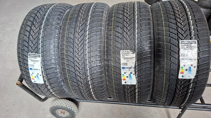 Bridgestone 255/50 R19 Zimska