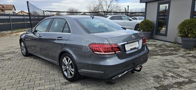 Mercedes Benz E 220 E 220