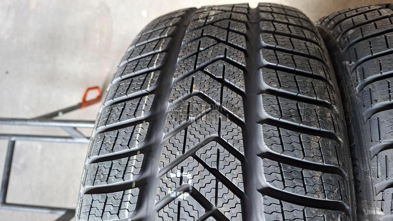 Pirelli 255/40 R20 Zimska