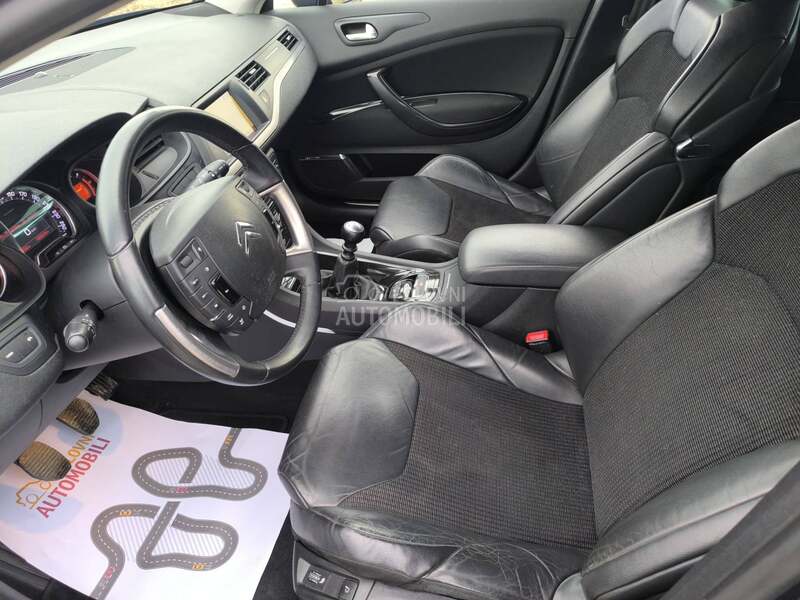 Citroen C5 2.0hdi  N A V I