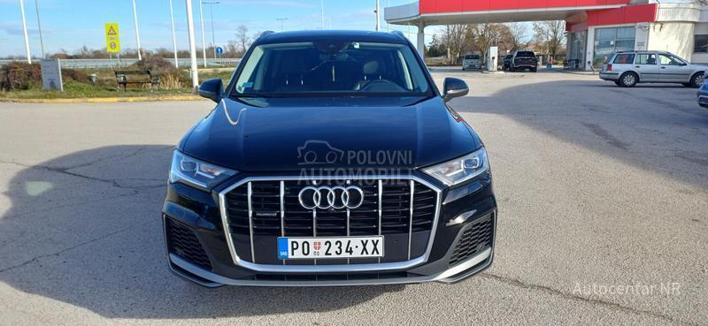 Audi Q7 