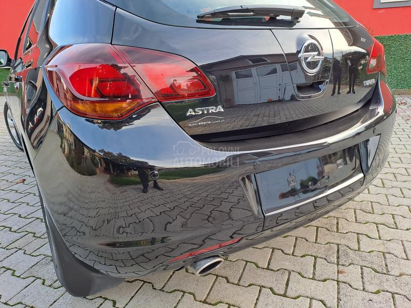 Opel Astra J 1.6  125000 k.m CH