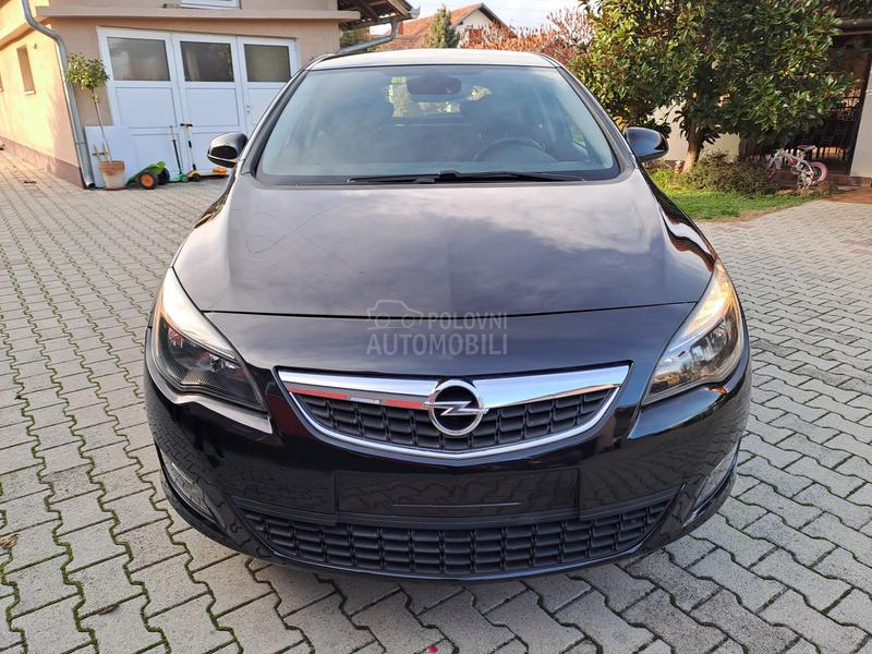 Opel Astra J 1.6  125000 k.m CH