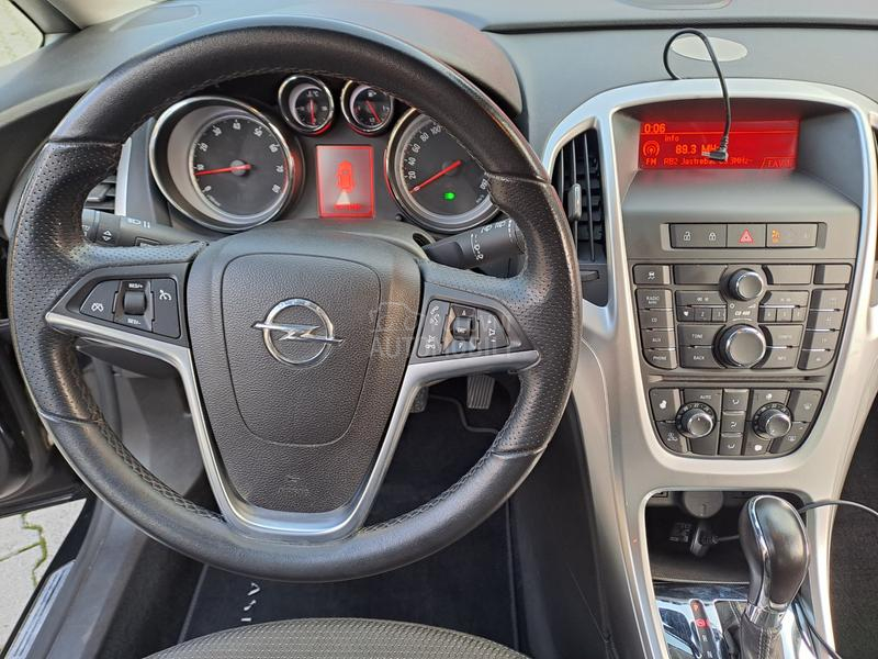 Opel Astra J 1.6  125000 k.m CH